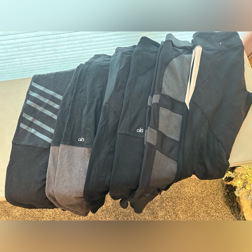ALO Yoga Black - set of SIX leggings